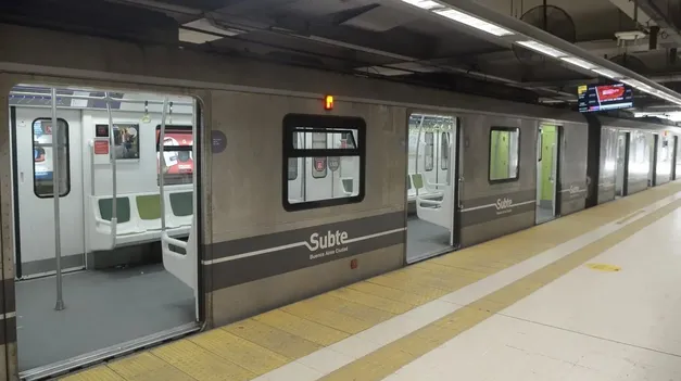 Protesta en la línea A de subtes: liberarán los molinetes