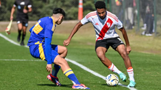 Spiff fue convocado a la selección de Nigeria. Spiff fue convocado a la selección de Nigeria.