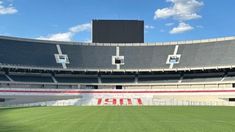 El Monumental es el estadio más grande de Latinoamérica. El Monumental es el estadio más grande de Latinoamérica.