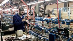 Los sectores manufacturero, de la construcción y del comercio son los perdedores del nuevo modelo económico.