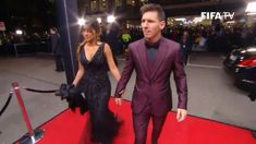 El look de Lionel Messi y Antonella Roccuzzo en la gala del Balón de Oro 2015 El look de Lionel Messi y Antonella Roccuzzo en la gala del Balón de Oro 2015