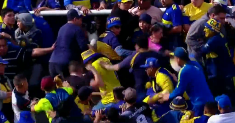 La brutal pelea en la tribuna de Boca en la previa del partid contra Ferro por Copa Argentina.