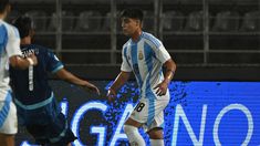 La Selección argentina enfrenta a Paraguay por el Sudamericano Sub 20. La Selección argentina enfrenta a Paraguay por el Sudamericano Sub 20.