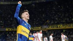 Zenón, la figura de Boca, festeja el primer gol. Zenón, la figura de Boca, festeja el primer gol.