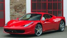 Aduana secuestró una lujosa Ferrari Italia 458 debido a una infracción. Aduana secuestró una lujosa Ferrari Italia 458 debido a una infracción.