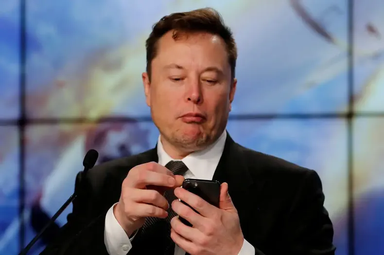 Elon Musk volvió a tuitear para que Donald Trump vuelva a la red social del pajarito.
