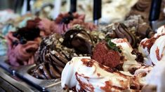 Viral: sirvieron helado en un inodoro y estallaron las redes sociales. Viral: sirvieron helado en un inodoro y estallaron las redes sociales.