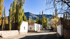 La autenticidad del lugar se refleja en la calidez de sus habitantes y en la preservación de sus tradiciones ancestrales. La autenticidad del lugar se refleja en la calidez de sus habitantes y en la preservación de sus tradiciones ancestrales.