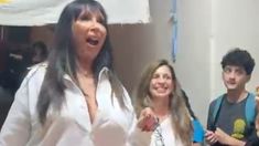 Emotivo recibimiento a Moria Casán en el Nacional Buenos Aires. Emotivo recibimiento a Moria Casán en el Nacional Buenos Aires.