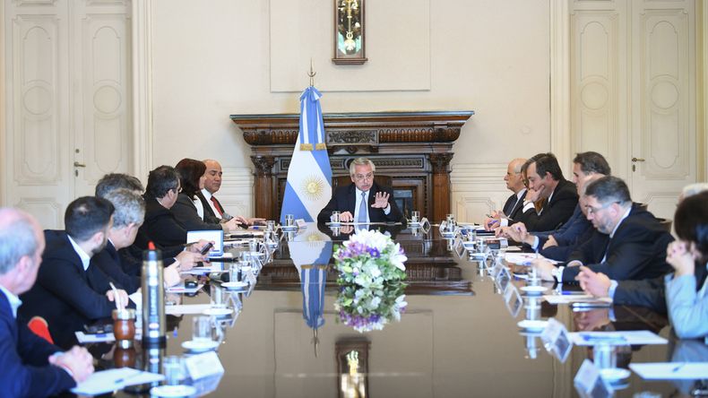 Se formalizó la denuncia del gabinete.