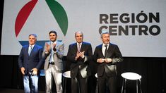 Guillermo Francos junto a Martín Llaryora, Maximiliano Pullaro y Rogelio Frigerio.