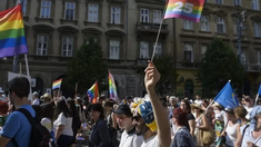 La Unión Europea llamó a que Hungría permita las marchas del colectivo LGBTIQ+.