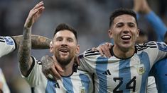 Lionel Messi y Enzo Fernández, una gran sociedad. Lionel Messi y Enzo Fernández, una gran sociedad.