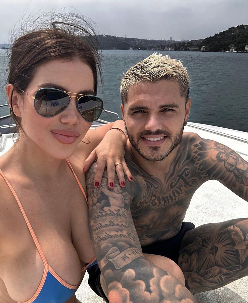 Sigue con la moda: Wanda Nara volvió a lucir una microbikini bicolor ideal para la temporada de verano.