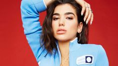 Lo multicolor suele ser el estilo en sus microbikinis que usa la cantante Lo multicolor suele ser el estilo en sus microbikinis que usa la cantante