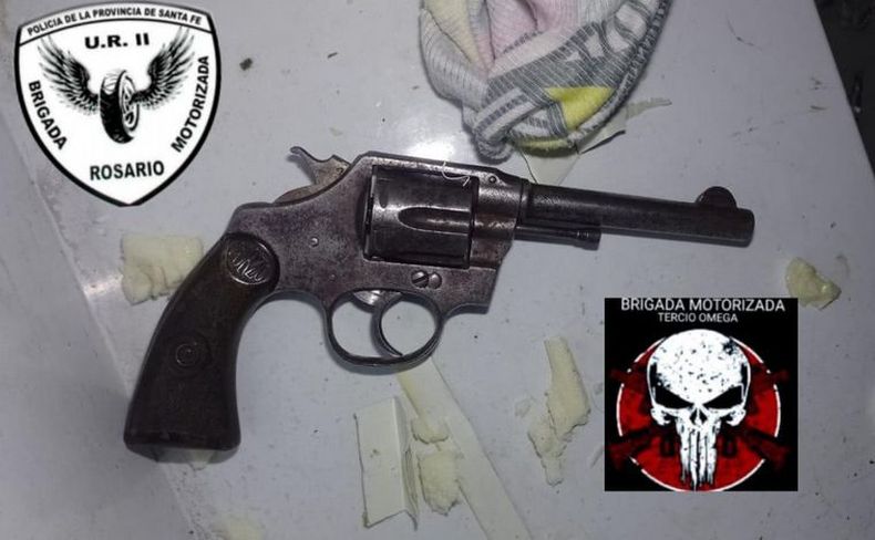 El arma secuestrada con la que presuntamente se habría llevado a cabo el ataque en Rosario. 