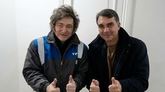 Javier Milei junto a Flavio Bolsonaro, hijo de Jair y candidato a presidente de Brasil.
