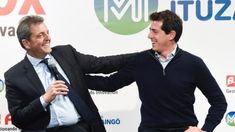 El divertido momento que protagonizaron Massa y Wado de Pedro en un acto electoral