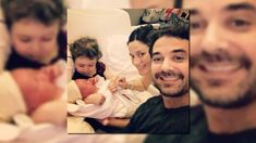 La tierna foto de Paula y Pedro con Baltazar y Oli. La tierna foto de Paula y Pedro con Baltazar y Oli.