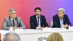 Martín Llaryora, Maximiliano Pullaro y Rogelio Frigerio se reunieron este martes en Rosario. Martín Llaryora, Maximiliano Pullaro y Rogelio Frigerio se reunieron este martes en Rosario.