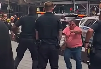 ataque en times square: una mujer acuchillo a dos personas y fue abatida por la policia