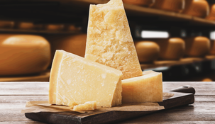 El Parmigiano Reggiano, una joya de la región italiana de Emilia-Romaña.