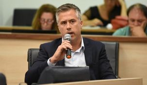 Busatto, jefe del bloque justicialista en la Cámara de Diputados de Santa Fe. Busatto, jefe del bloque justicialista en la Cámara de Diputados de Santa Fe.