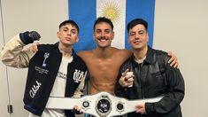 Losfestejos de Coscu en el hotel con amigos tras ganar por KOT en La Velada delAño 3 Losfestejos de Coscu en el hotel con amigos tras ganar por KOT en La Velada delAño 3