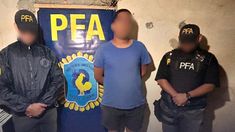 Durante el allanamiento, la Policía secuestró tres teléfonos celulares