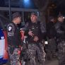 Represión frente a la comisaría donde le negaron la primera denuncia a Melisa Heredia, horas despues de la desaparición de Agostina. Represión frente a la comisaría donde le negaron la primera denuncia a Melisa Heredia, horas despues de la desaparición de Agostina.
