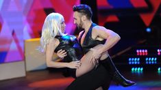 Rubia y sexy: Ernestina Pais revolucionó el Bailando al rimo de la cumbia Rubia y sexy: Ernestina Pais revolucionó el Bailando al rimo de la cumbia