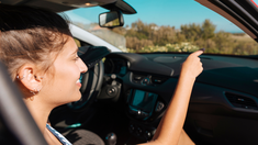 Los destinos de Bariloche y Mar del Plata esperan recibir a miles de turistas para el último fin de semana largo del año. Los destinos de Bariloche y Mar del Plata esperan recibir a miles de turistas para el último fin de semana largo del año.