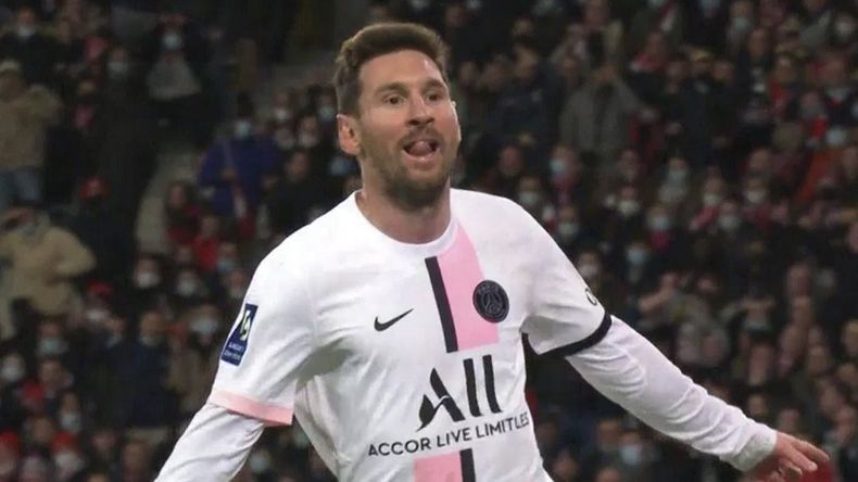 Messi festeja su primer gol en 2022: lleva 18 años seguidos convirtiendo tantos.