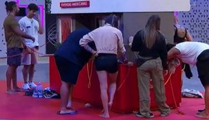 Juliana Furia no pudo aguantarse y tuvo que hacer sus necesidades.