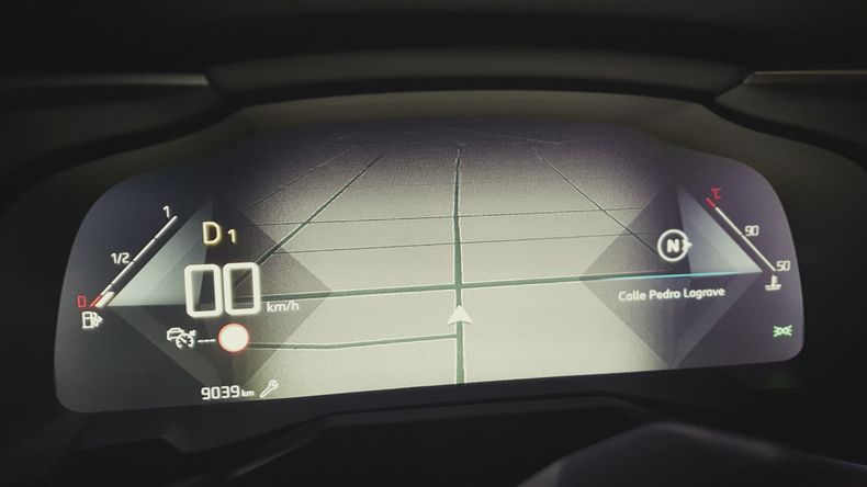 Instrumental 100% digital con gps incorporado.