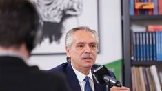 Alberto Fernández en Radio 10. Alberto Fernández en Radio 10.