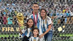 Ángel Di María recibió mucho apoyo de su familia a lo largo del Mundial. Ángel Di María recibió mucho apoyo de su familia a lo largo del Mundial.