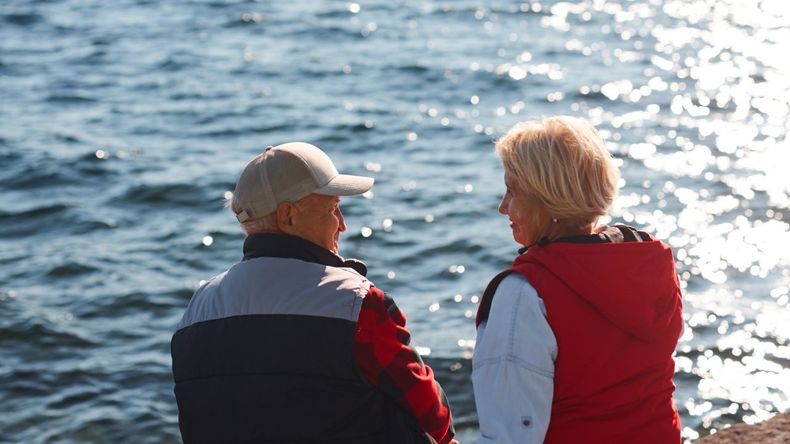 Los cuerpos de agua y las áreas con vegetación funcionan como poderosos aliados para reducir el estrés, y contribuyen de forma notable a mejorar la salud física y mental. 