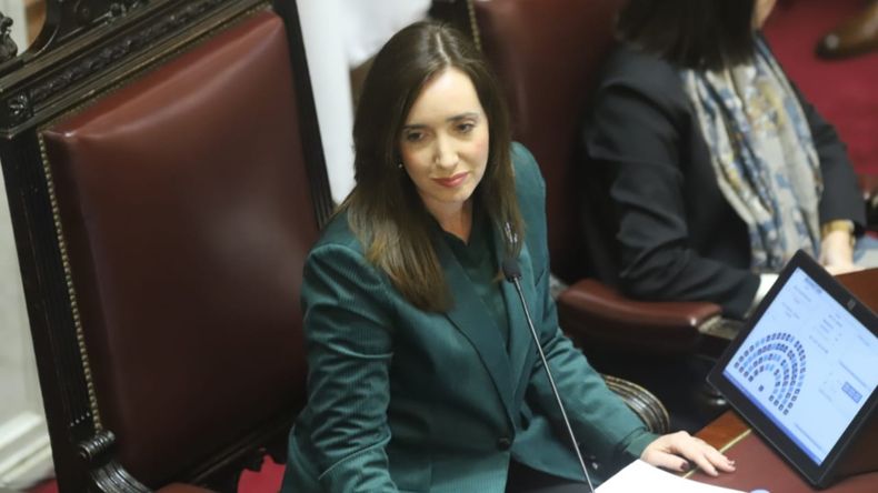 La titular del Senado, Victoria Villarruel, habilitó la sesión luego de que haya quórum.