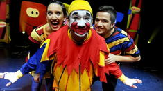 Sigue el escándalo en la familia de Piñon Fijo. Sigue el escándalo en la familia de Piñon Fijo.