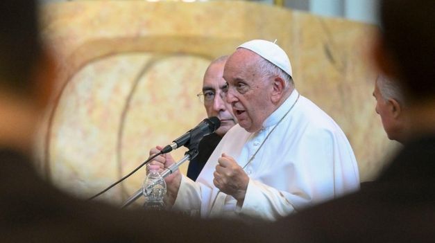 “Nada de lo humano me es ajeno”, repite Francisco a sus hermanos y amigos.
