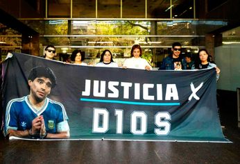 El juicio por la muerte de Diego Armando Maradona sufrió varias dilaciones. El juicio por la muerte de Diego Armando Maradona sufrió varias dilaciones.