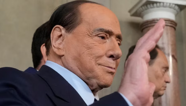 El premier italiano fue dado de alta tras su internación durante 44 días por leucemia.