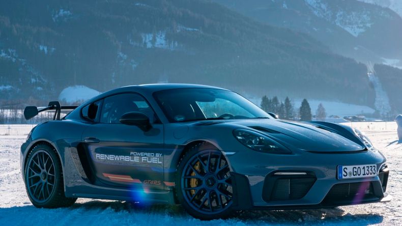 Un Porsche 718 Cayman GT4 RS alimentado a e-fuel.