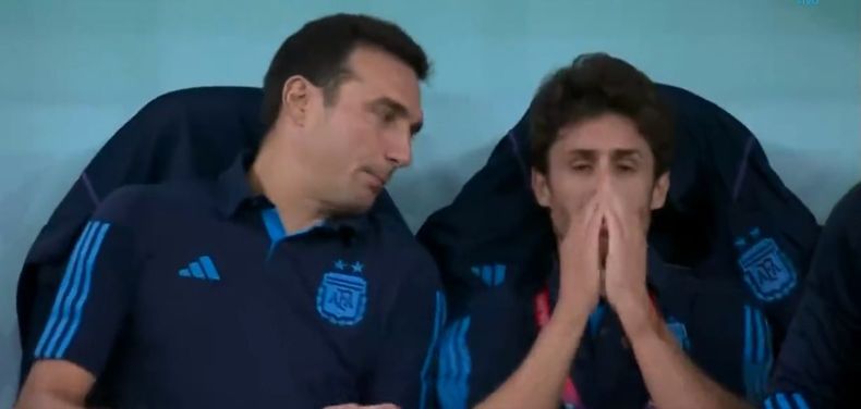 Pablo Aimat y Scaloni en el partido de Argentina-México.&nbsp;