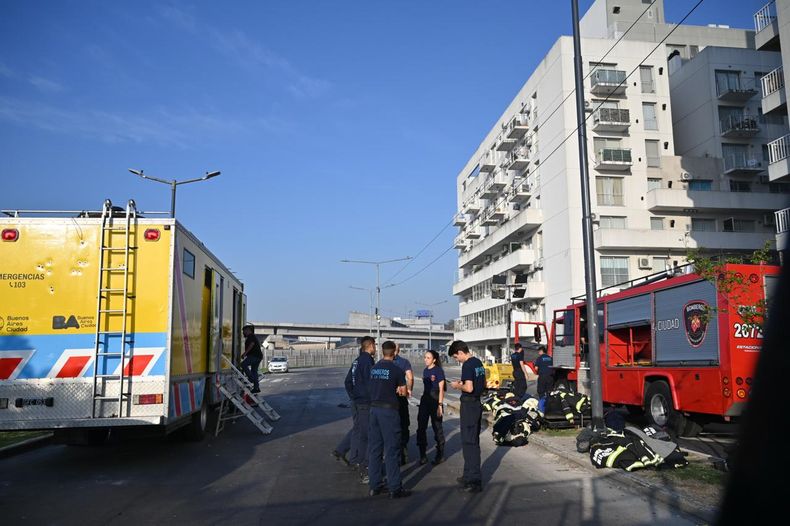 Policía de la Ciudad supervisa de forma permanente los edificios evacuados.