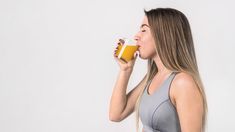 Este jugo tiene un alto contenido de vitamina C. Este jugo tiene un alto contenido de vitamina C.