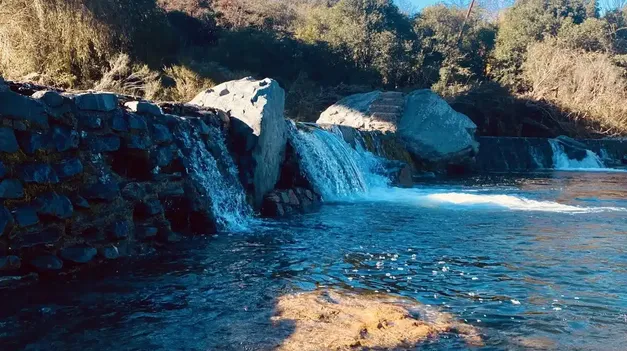 Balnearios, playas de arena y piedra, y ollas naturales ofrecen opciones para todas las edades.
