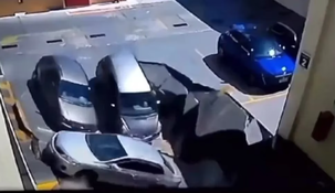 Así colapsó el estacionamiento de un shopping en Brasil.