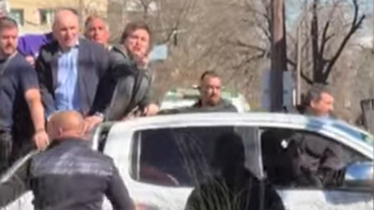 Video: las provocaciones de Javier Milei y José Luis Espert a una mujer en Lomas de Zamora antes de la violencia